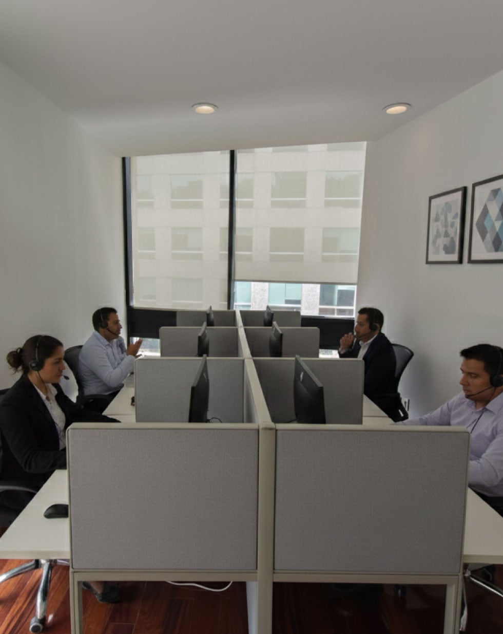 02-a-sidepic-call-center-uniquelocation-landing Divi Call Center landing page